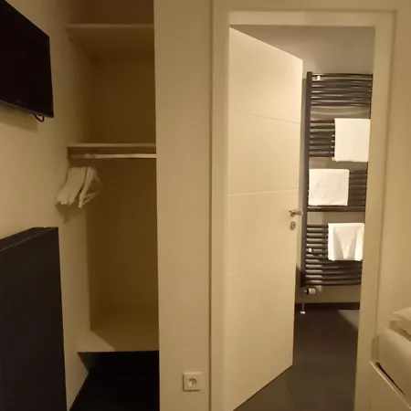 Apartment Ring-race-flats